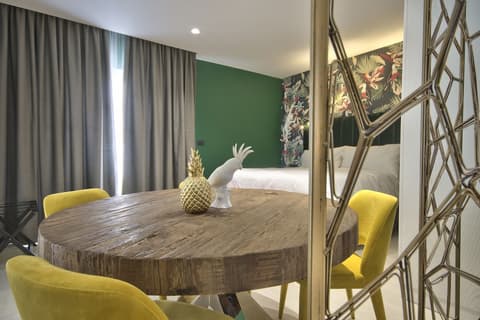 HOLM Boutique &Spa - IK Collection
