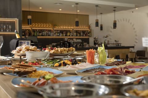Ars Magna Bleisure Hotel, Buffet