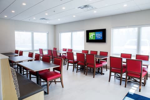 Holiday Inn Express & Suites Halifax - Dartmouth by IHG, Breakfast area