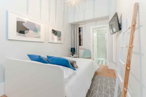 NLC Rooms & Suites, Room