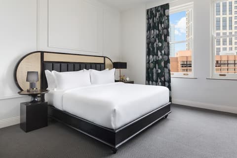 The Candler Hotel Atlanta, Curio Collection by Hilton