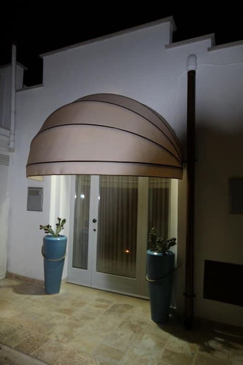 Suite del Vico Family, Exterior