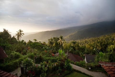 Aris Homestay and Warung Made