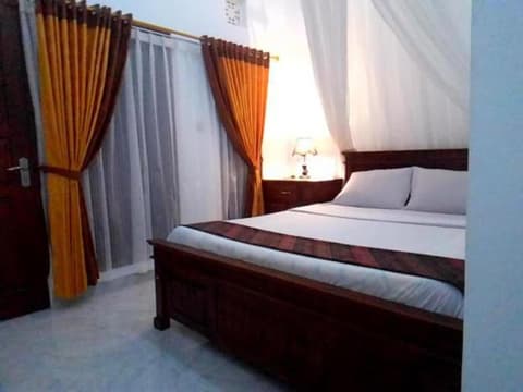Aris Homestay and Warung Made
