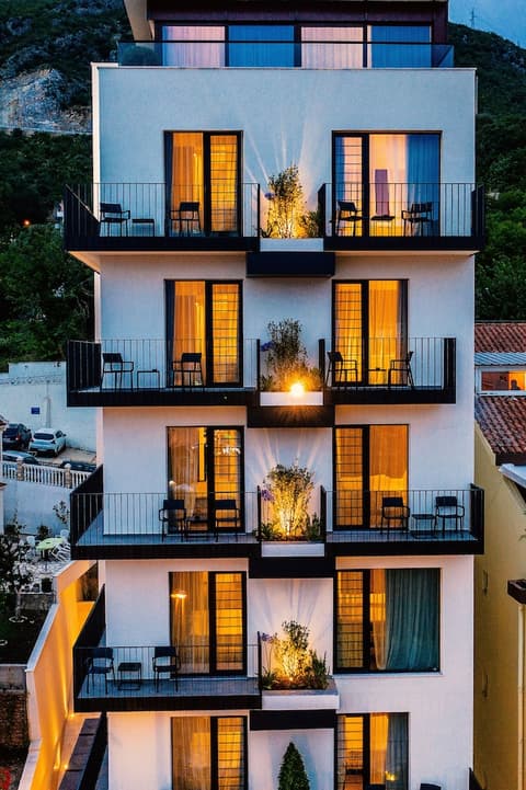 Hotel Kalos, Exterior