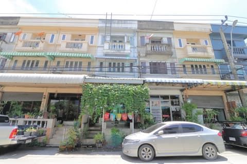 Saen Sabai Hostel, Exterior