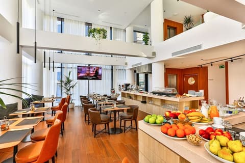 Villa Dvor Kornic, Breakfast buffet