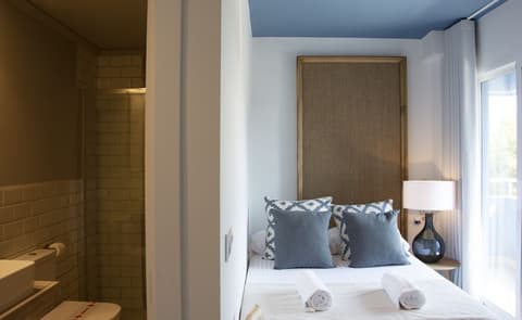 You & Co. Saler Beach Boutique Hotel, Room