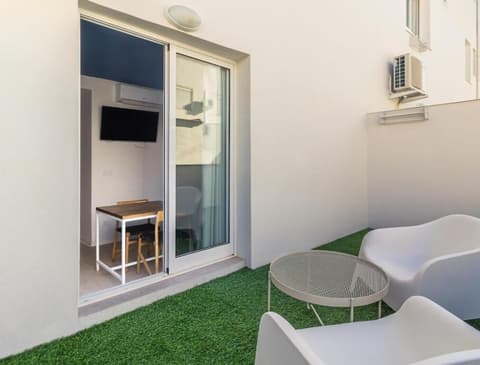 You & Co. Saler Beach Boutique Hotel