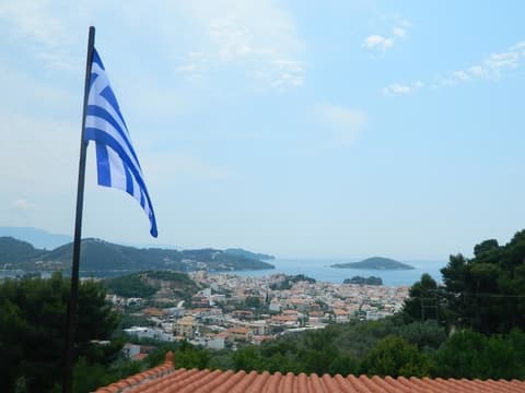 Asteri Studio's, Exterior