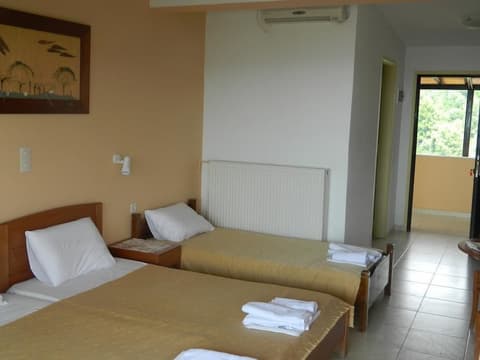 Asteri Studio's, Room