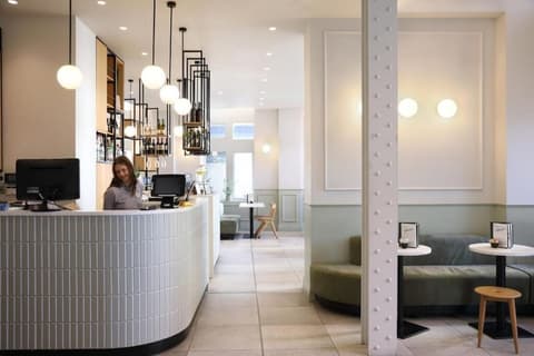 The Z Hotel Shoreditch, Interior entrance