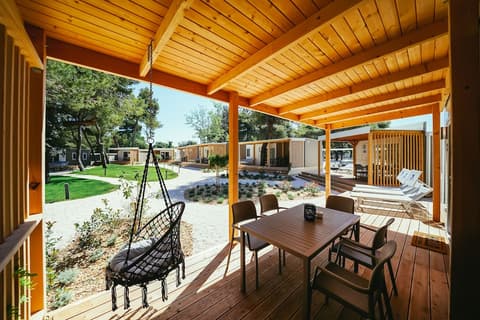 Falkensteiner Premium Mobile Homes and Camping Zadar, Terrace/patio