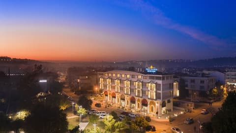 The Sansa Hotel & Spa