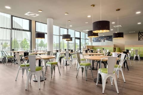 Super 8 by Wyndham Oberhausen am Centro