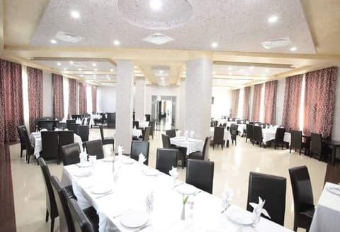 Hotel El Khayem, Restaurant
