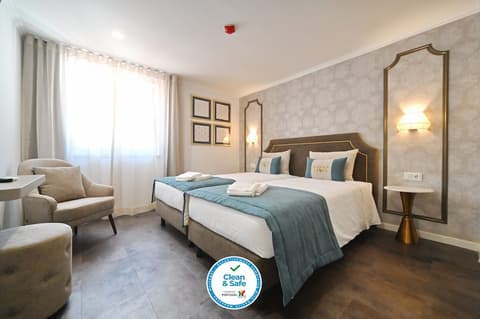 Famous Crows Lisbon Suites