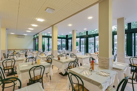 Gadames Hotel - Lunch on the Beach, Restaurant