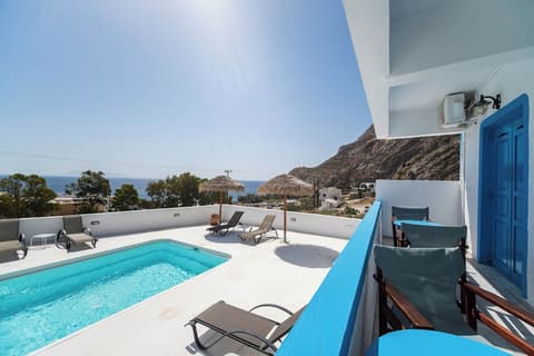 Ancient Thera Apartments, Room