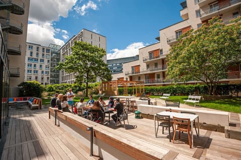 Privilodges Le Hüb Grenoble, Terrace/patio