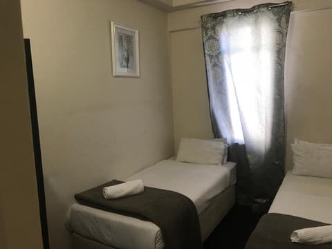 Businessburg Hotel, Room