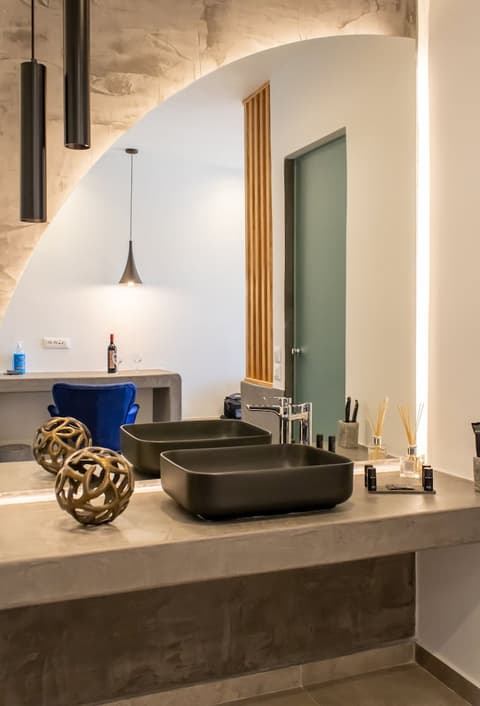 George & Joanna Suites