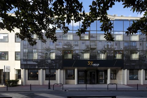 37 Lodge La Défense Courbevoie
