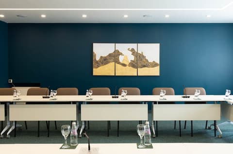 Hotel Afa, Business center