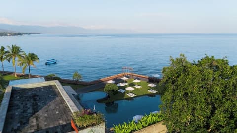 Lovina Beach Club & Resort