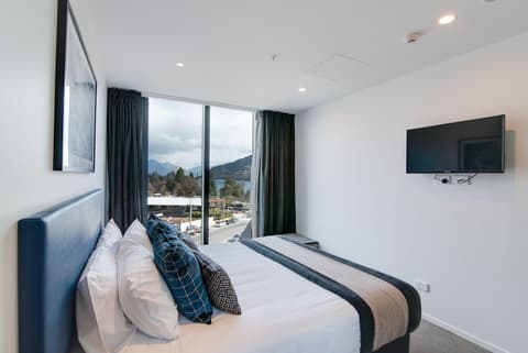 Ramada by Wyndham Queenstown Central, Room