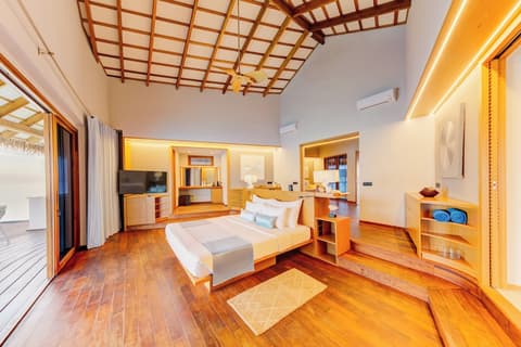 Cinnamon Velifushi Maldives, Room