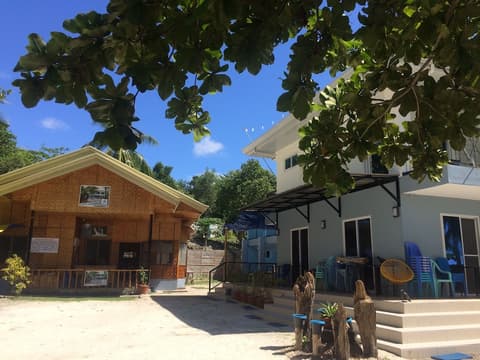 D&B Bluestar Beach Resort