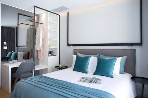 The Alex Monte Kastella, Room