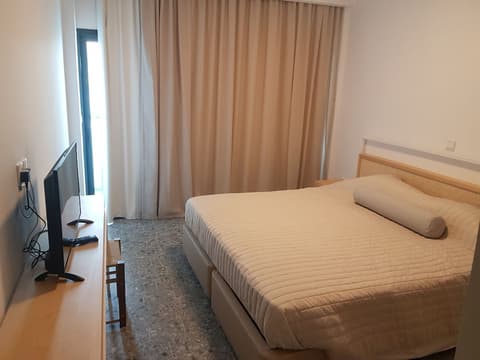 E.J. Pyrgos Bay Hotel