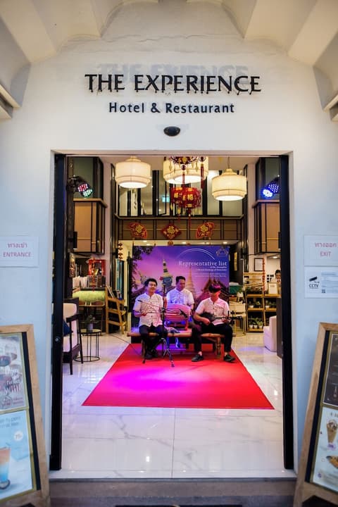 The Experience Walking Street Chiang Mai, Interior entrance