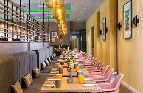 Leonardo Hotel Offenbach Frankfurt, Breakfast area