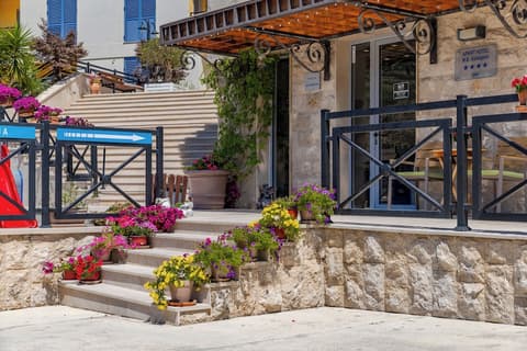 Apart hotel Katunjanin