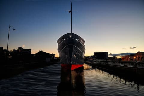 Fingal - A Luxury Floating Hotel