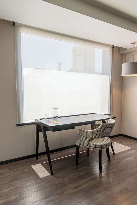 Ola Santiago Providencia, Tapestry Collection by Hilton