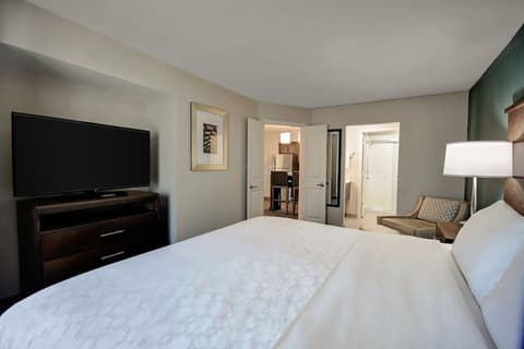 Staybridge Suites Holland by IHG, Room