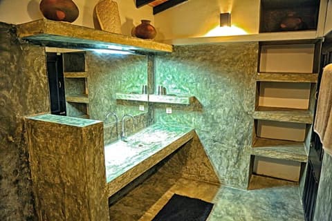 Blue Parrot Beach Villa