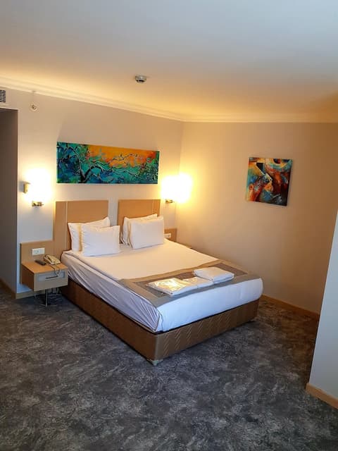 Midas Hotel