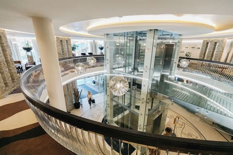 Hotel Alpine Palace, Reception