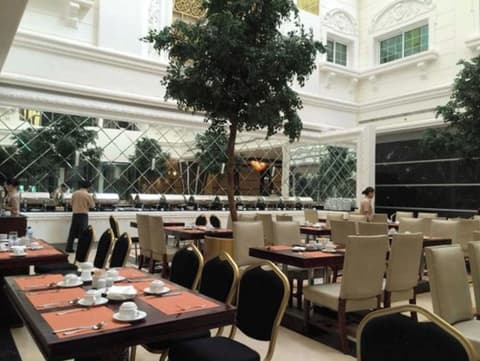 Sunday Hotel Holiday international Dubai, Room