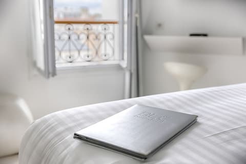 BLC Design Hotel, Concierge desk