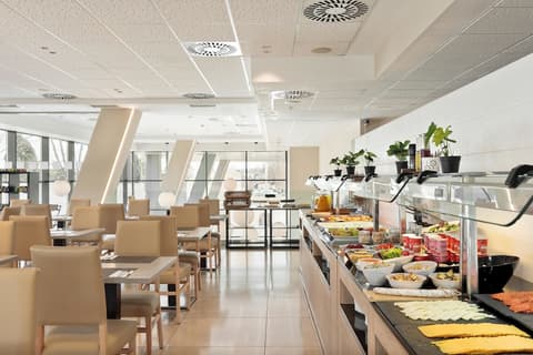 Hotel Best 4 Barcelona, Dining