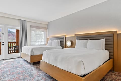 Hotel De Novo Springdale, Tapestry Collection by Hilton, Room