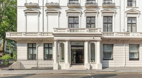 Inhabit Queen's Gardens, a Member of Design Hotels