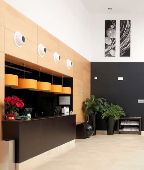 NH Campo De Gibraltar, Reception