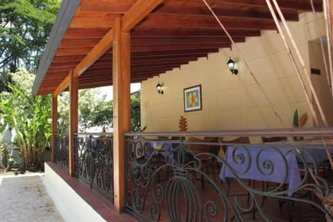 Hotel Portales Del Campestre, Outdoor dining